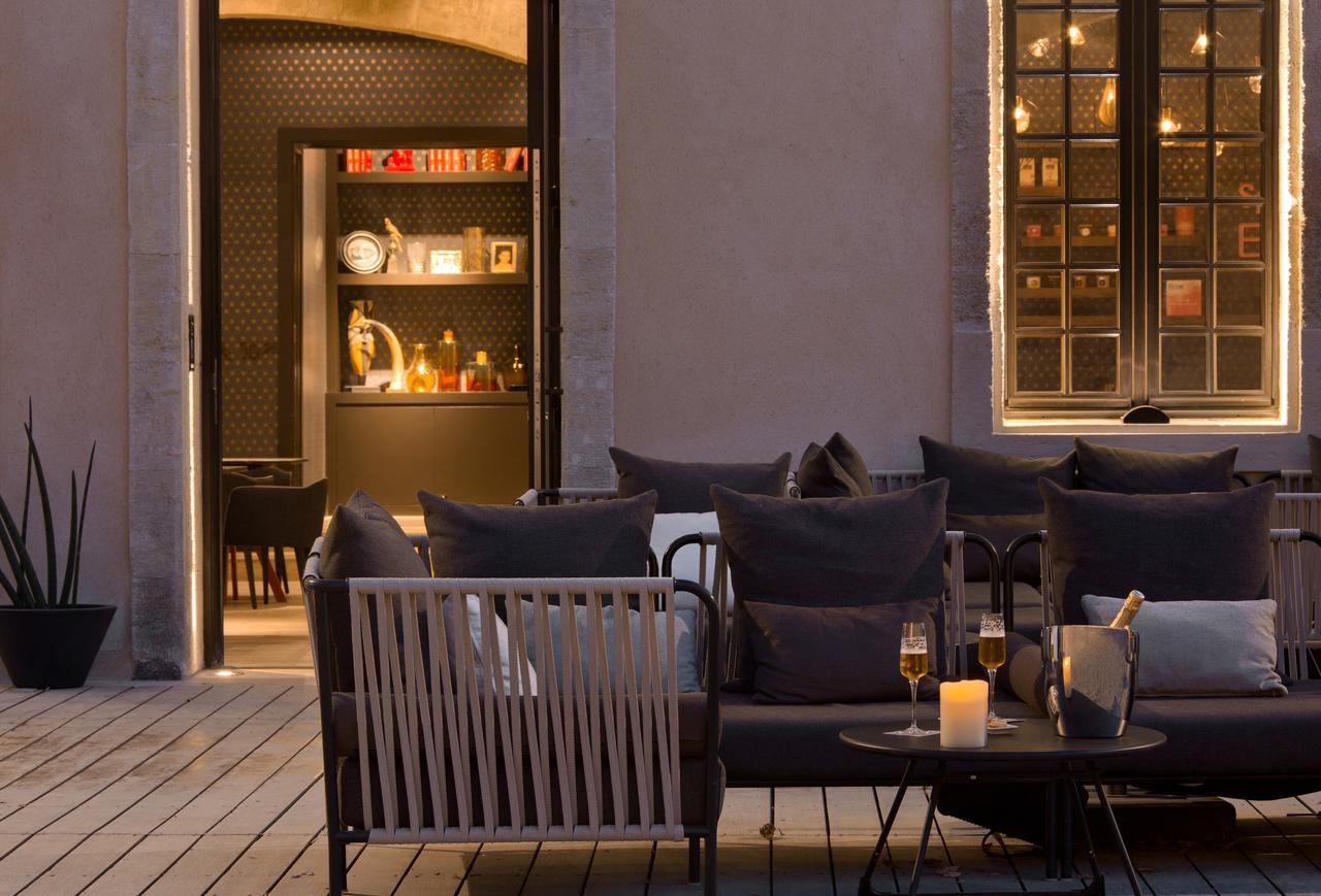 Boutique Hotel Des Remparts & Spa Aigues-Mortes Exteriör bild